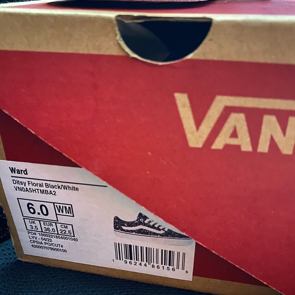 Vans - Picture 2 of 2